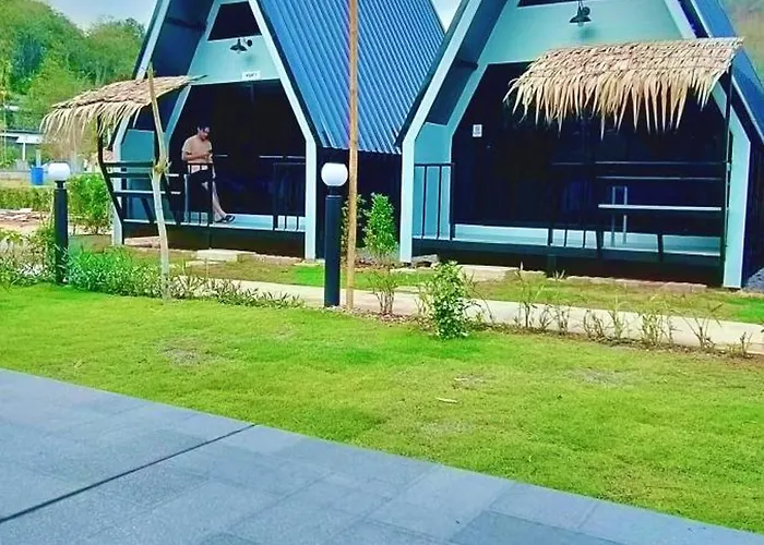 บ้านไม้หอมชาเลต์ * สวนผึ้ง