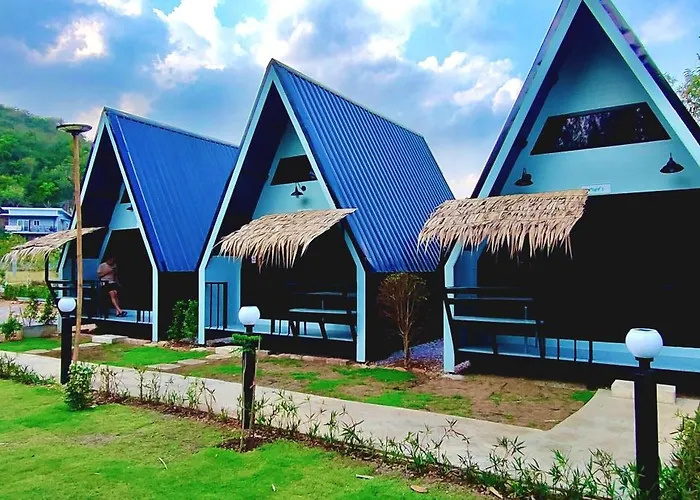 บ้านไม้หอมชาเลต์ * สวนผึ้ง